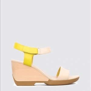Cute Camper wedges with yellow strap